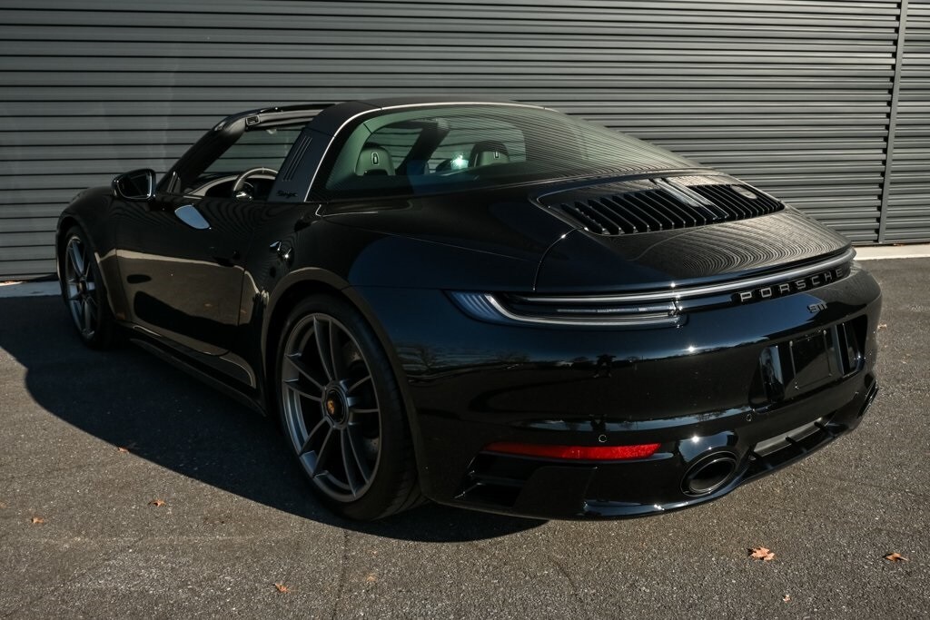 2024 Porsche 911 4S Targa 4 GTS photo 3
