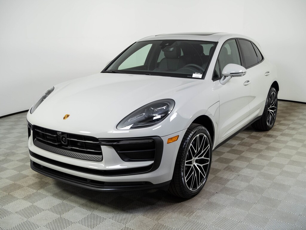 New 2026 Porsche Macan Base SUV
