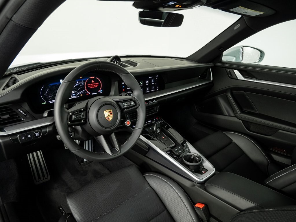 2025 Porsche 911 Coupe photo 4