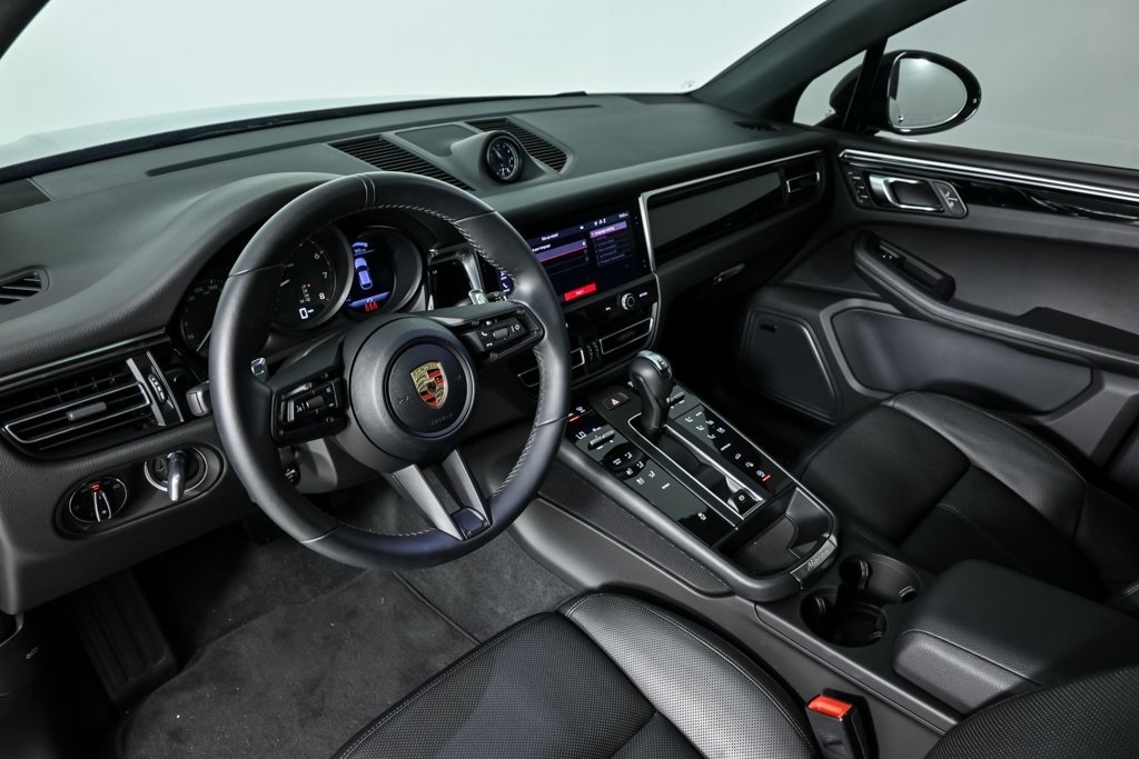 Certified 2024 Porsche Macan Base SUV
