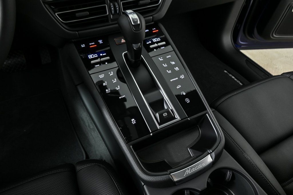 2026 Porsche Macan Base - Photo 18
