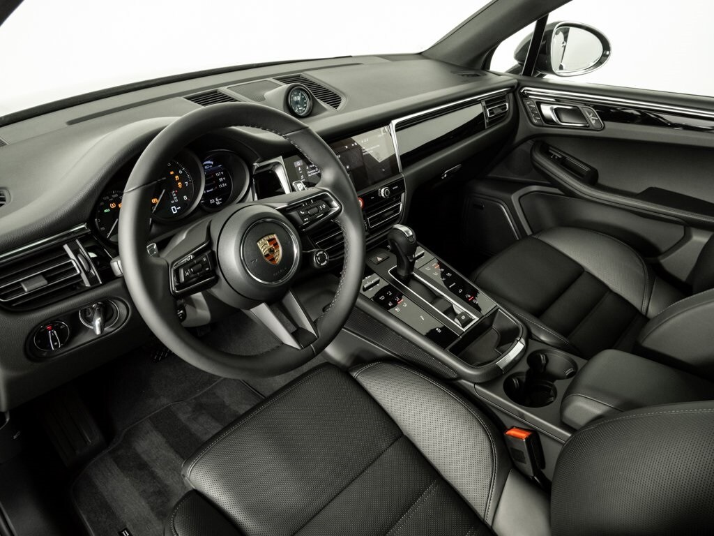 New 2026 Porsche Macan Base SUV
