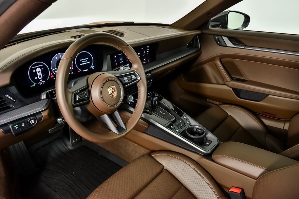 2025 Porsche 911 Coupe photo 4