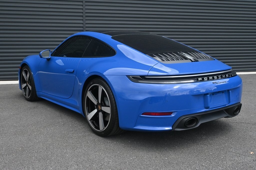 2025 Porsche 911 photo 3