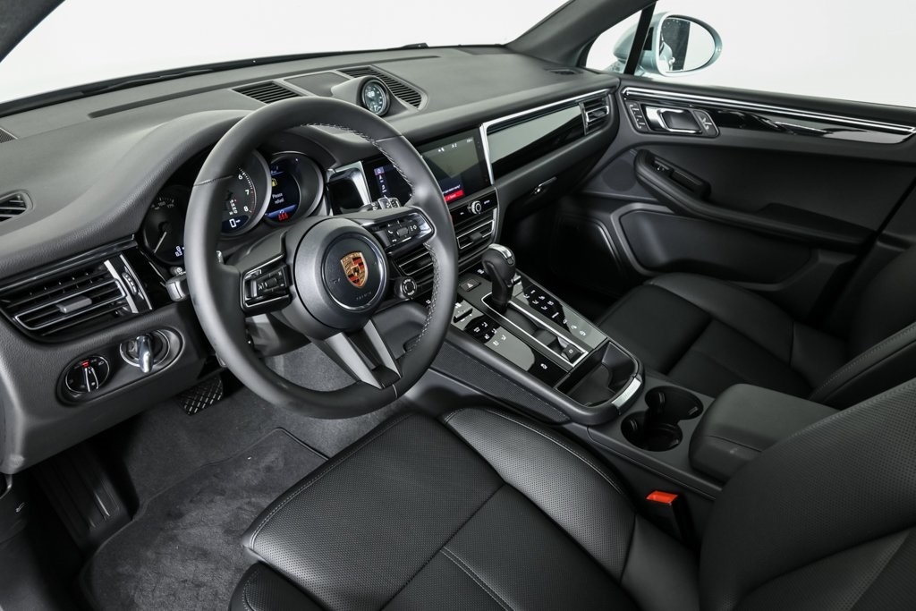 New 2026 Porsche Macan Base SUV
