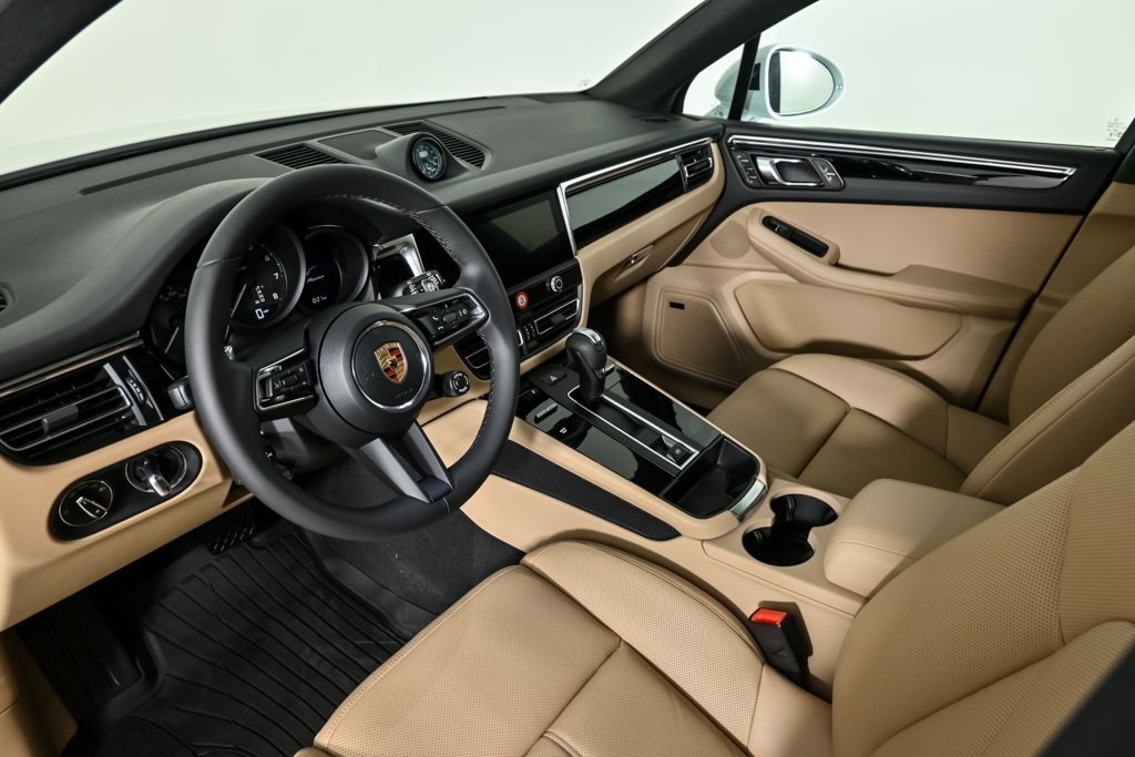 New 2026 Porsche Macan Base SUV