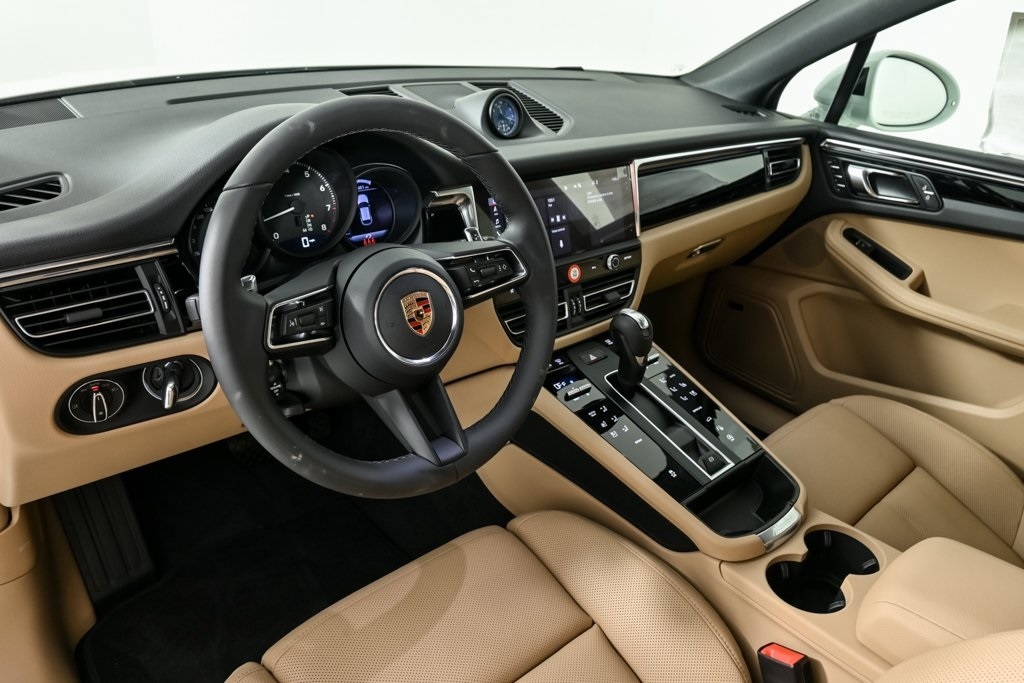 New 2026 Porsche Macan Base SUV