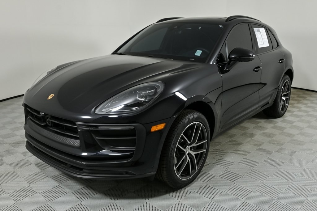 2024 Porsche Macan Base's photo