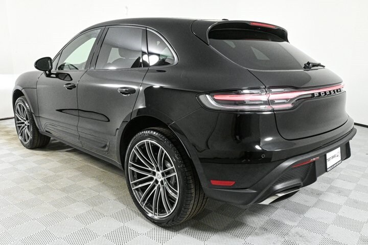 2025 Porsche Macan T photo 3