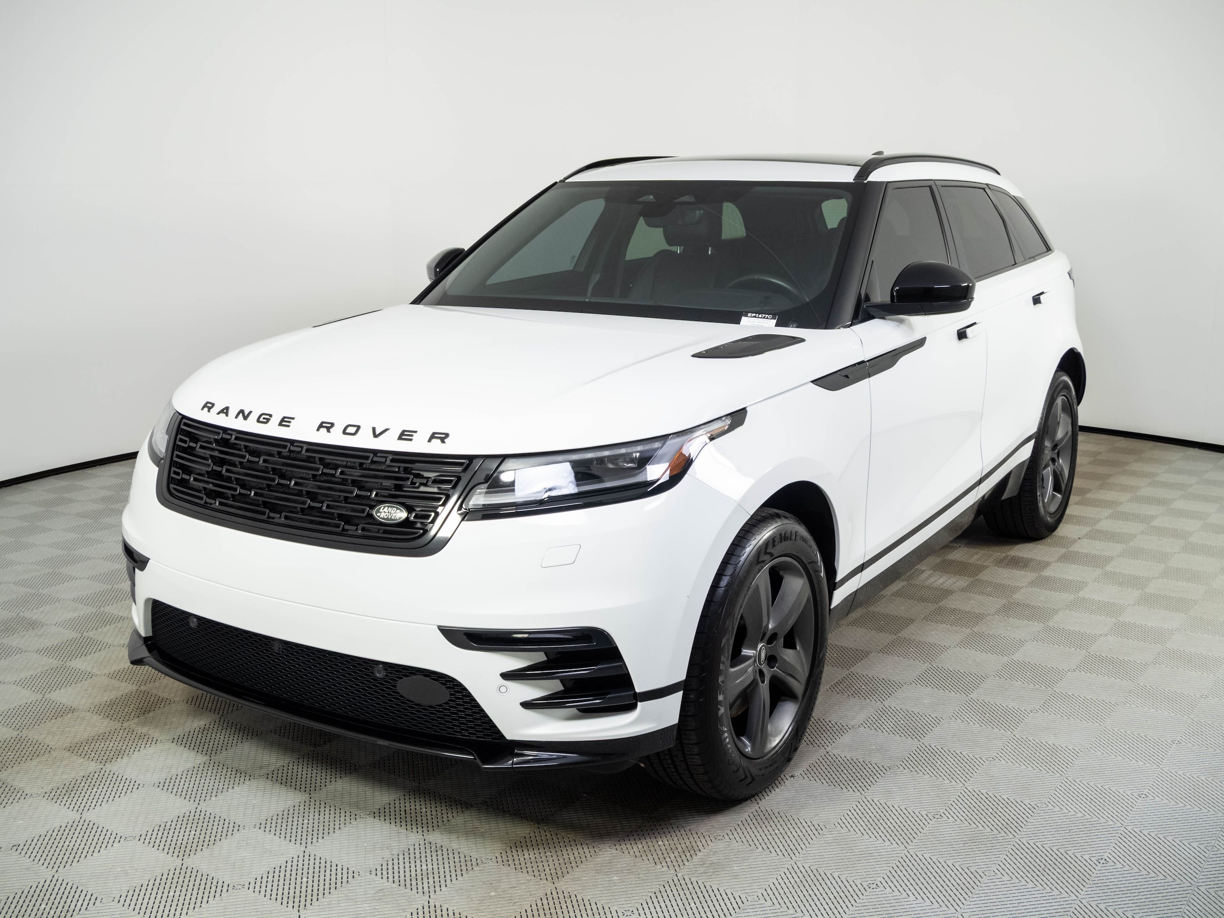 2025 Land Rover Range Rover Velar P250 Dynamic SE's photo