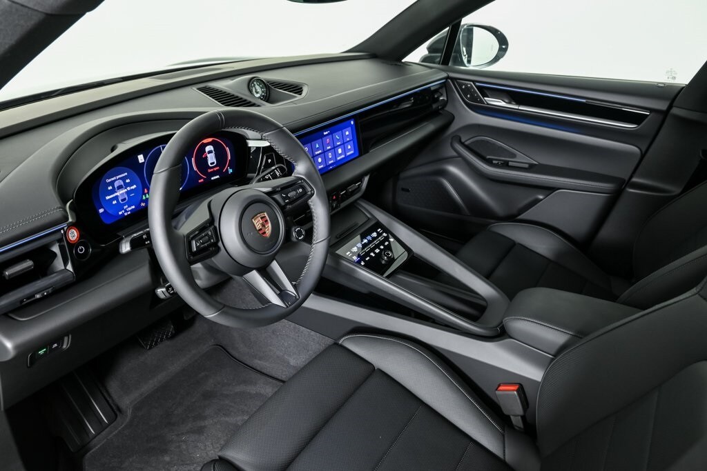 2025 Porsche Macan Electric photo 4