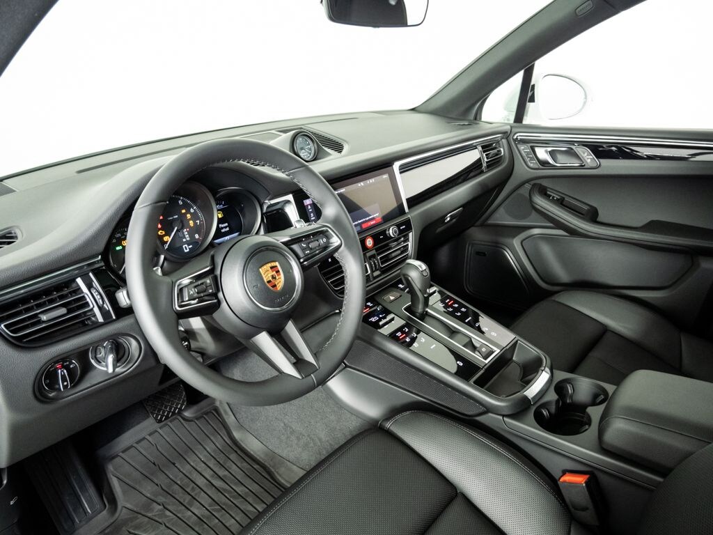 New 2026 Porsche Macan Base SUV
