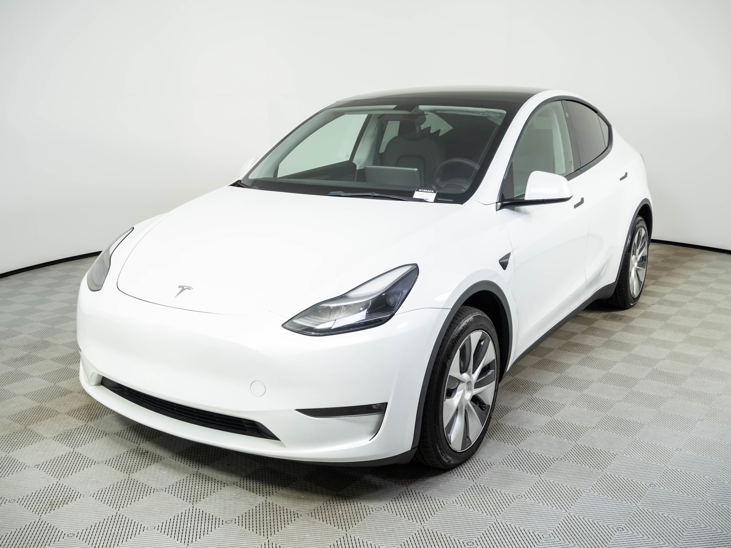 2023 Tesla Model Y Long Range Dual Motor All-Wheel Drive's photo