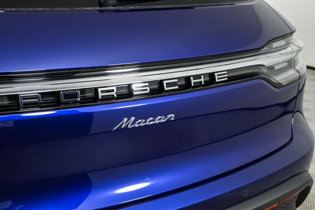 2026 Porsche Macan Base - Photo 37