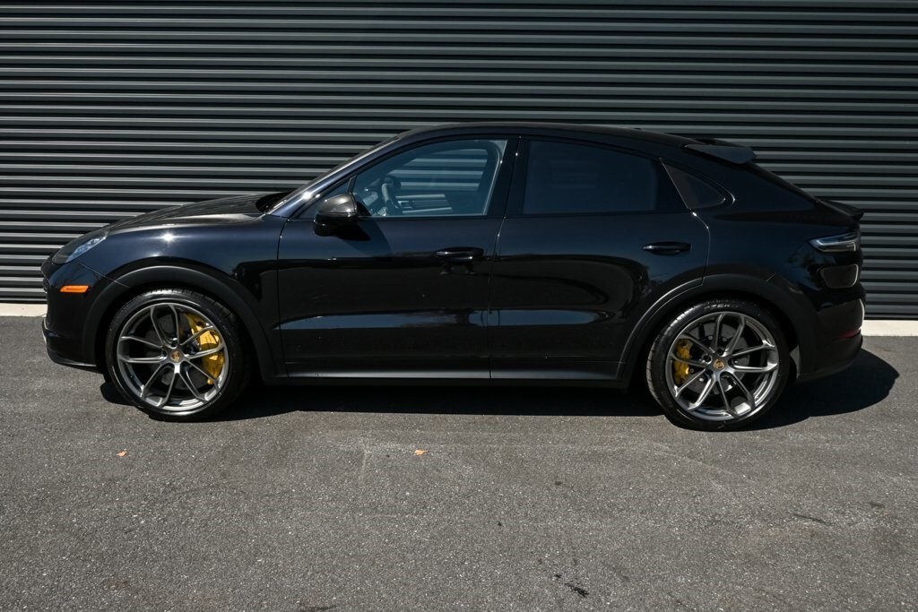 2022 Porsche Cayenne Coupe Turbo GT photo 2
