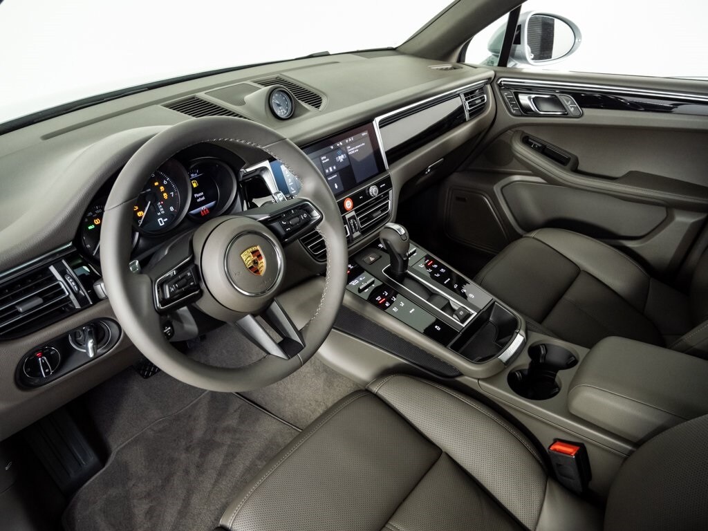 New 2026 Porsche Macan Base SUV