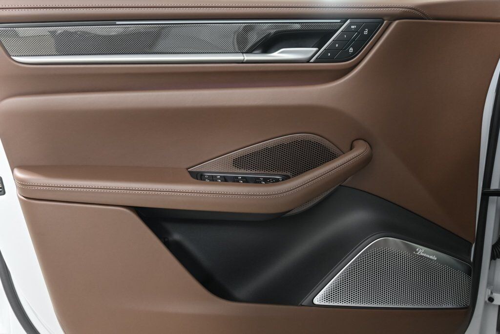 New 2025 Porsche Macan Electric Turbo SUV