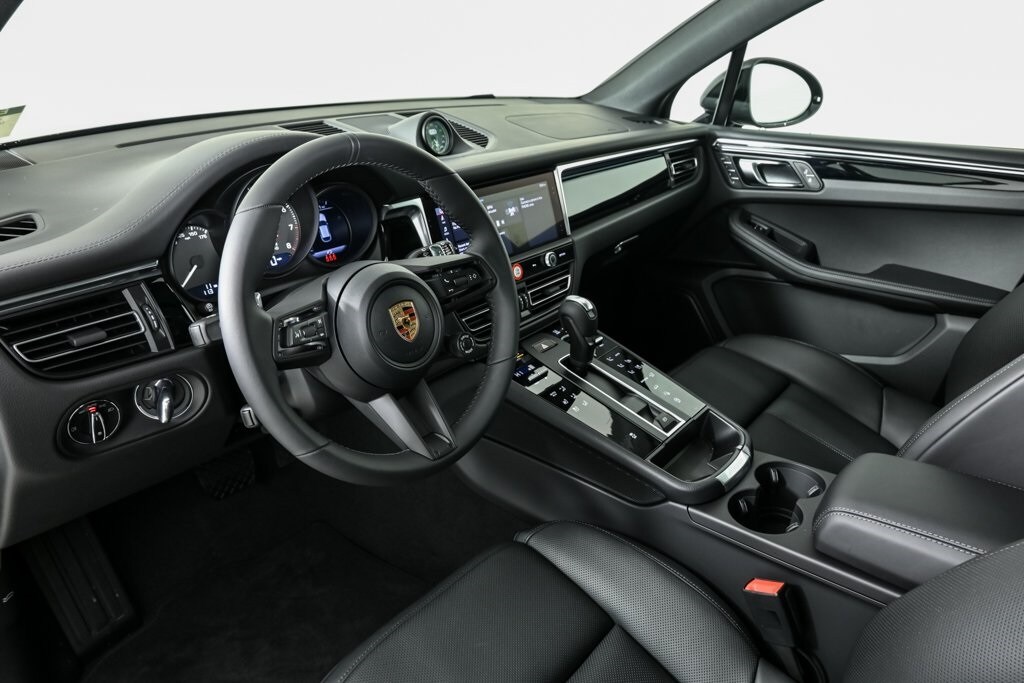 New 2026 Porsche Macan Base SUV