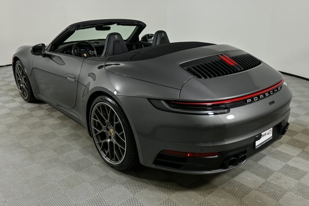 2021 Porsche 911 4 Cabriolet photo 3