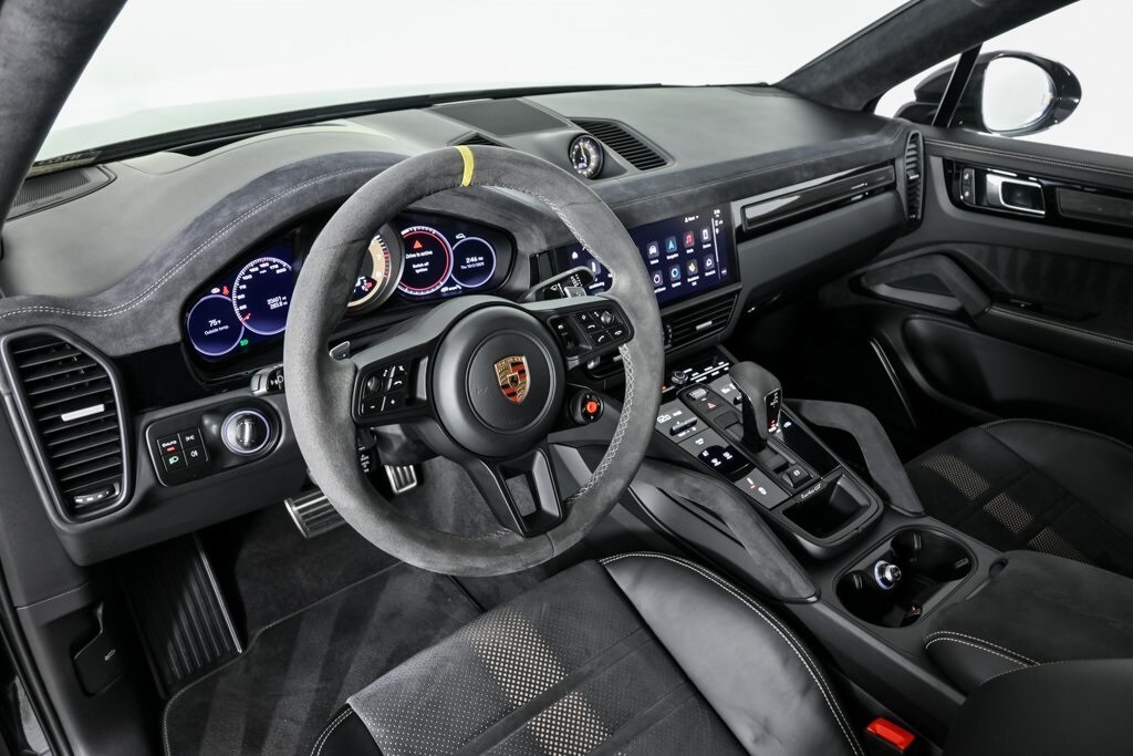 2022 Porsche Cayenne Coupe Turbo GT photo 4