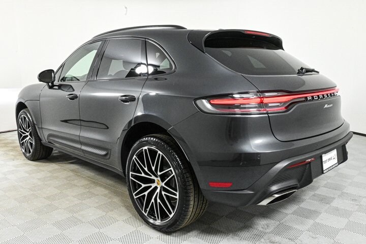 2025 Porsche Macan T photo 3