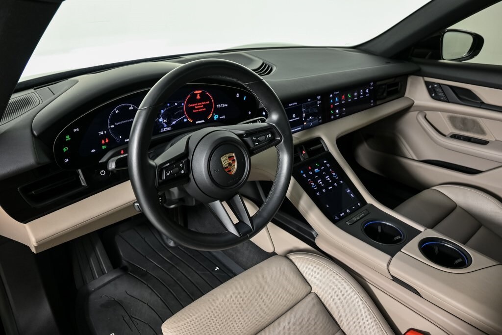 2024 Porsche Taycan Base photo 4