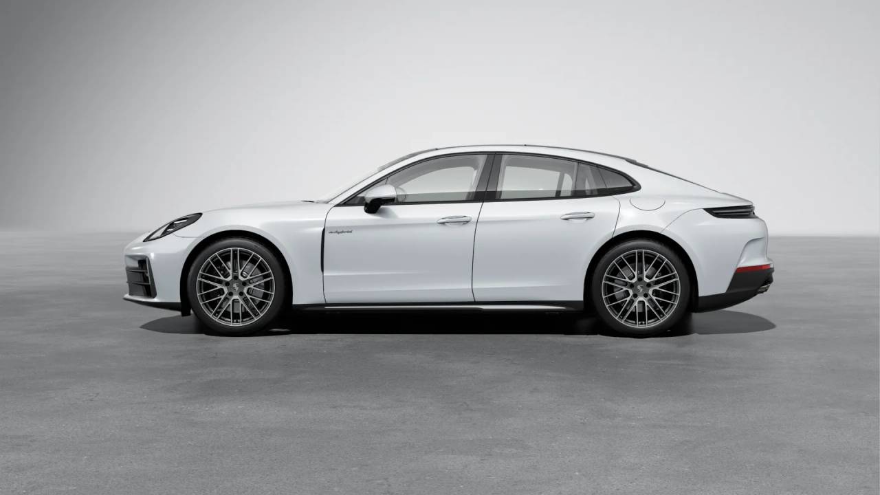 2026 Porsche Panamera 4 E-Hybrid photo 2