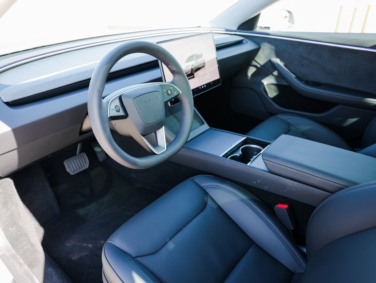 2025 Tesla Model 3 Long Range photo 4