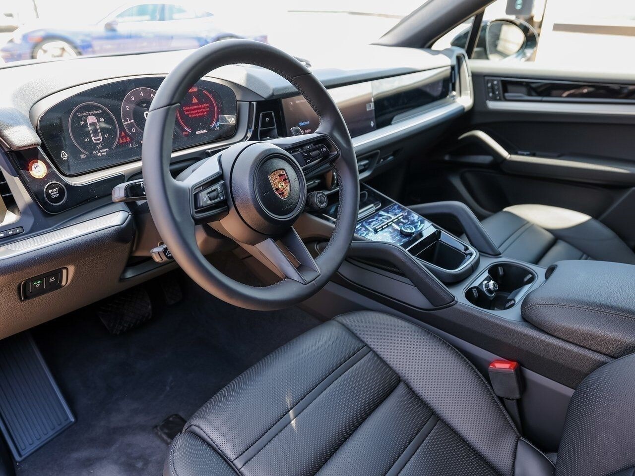2025 Porsche Cayenne Coupe photo 4