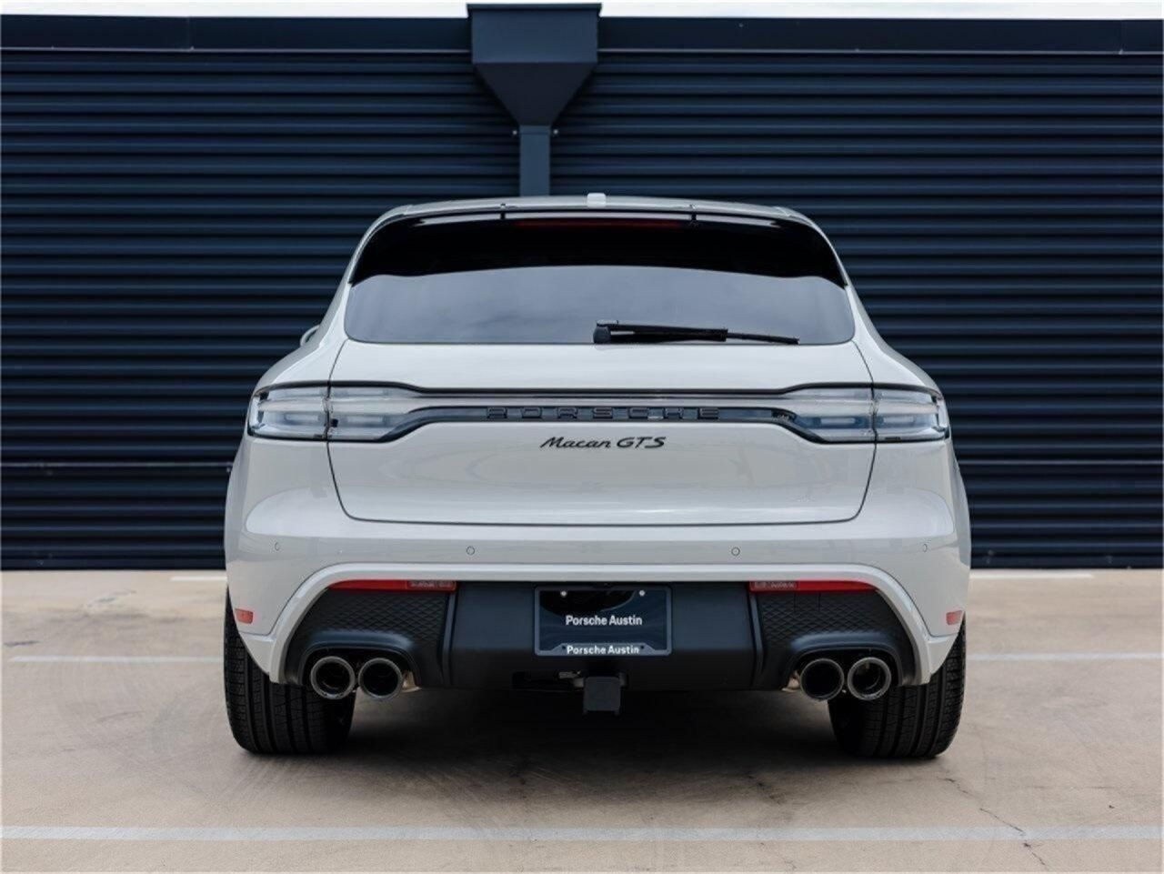 2025 Porsche Macan GTS photo 4
