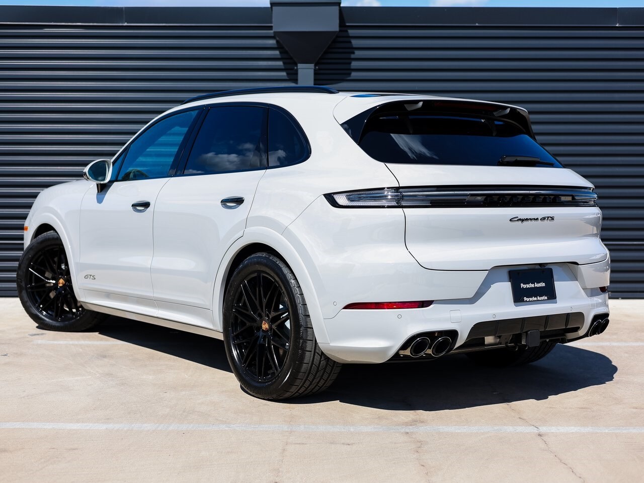 2025 Porsche Cayenne GTS photo 2