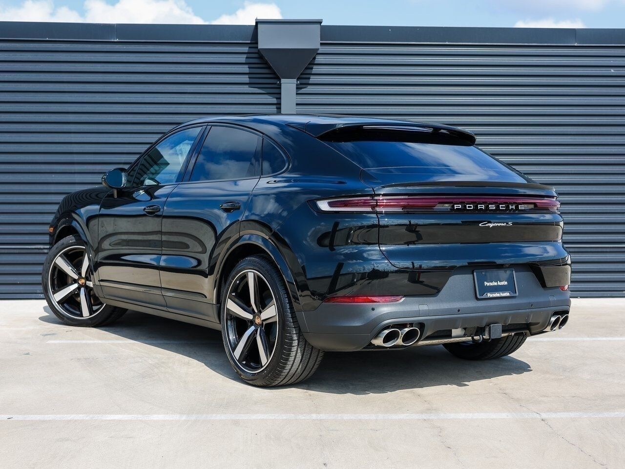 2025 Porsche Cayenne Coupe S photo 3