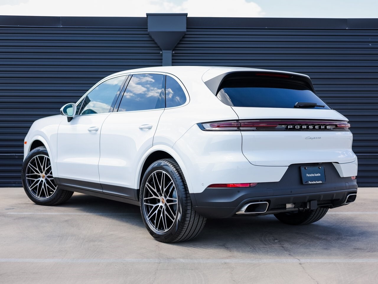 2026 Porsche Cayenne photo 3