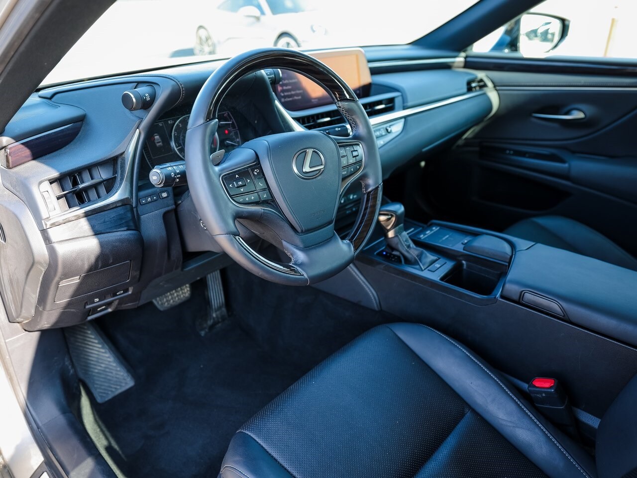 2021 Lexus ES 350 photo 4