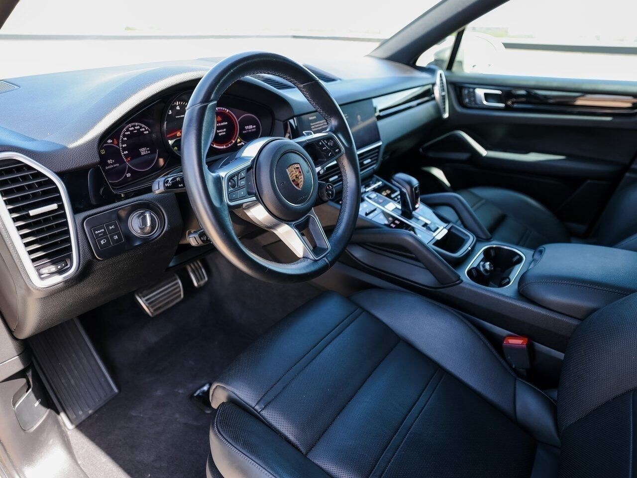 2022 Porsche Cayenne Coupe S photo 3