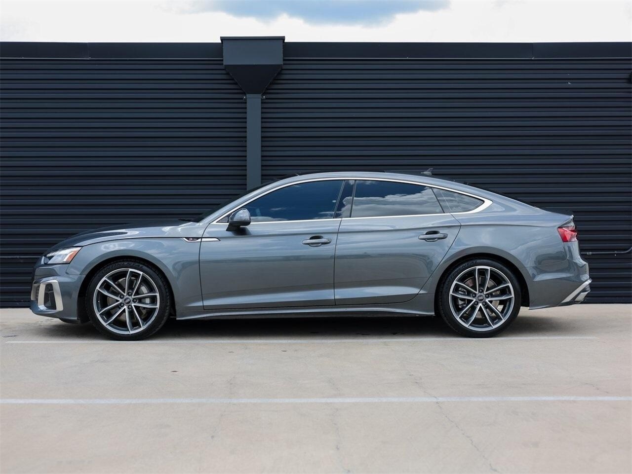 2022 Audi A5 S line Quattro Premium Plus photo 2