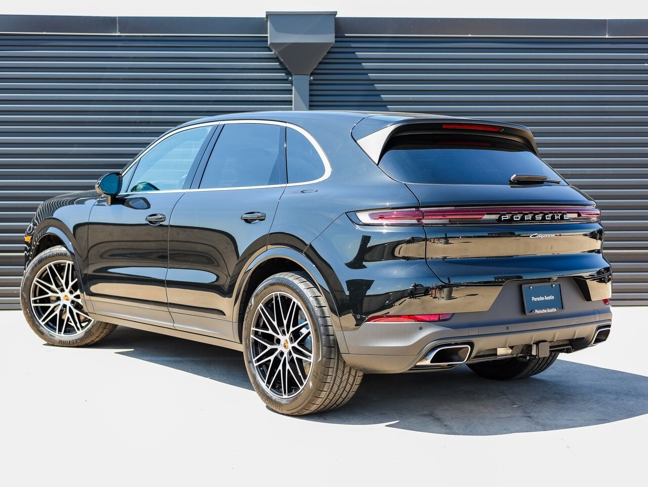 2026 Porsche Cayenne photo 2