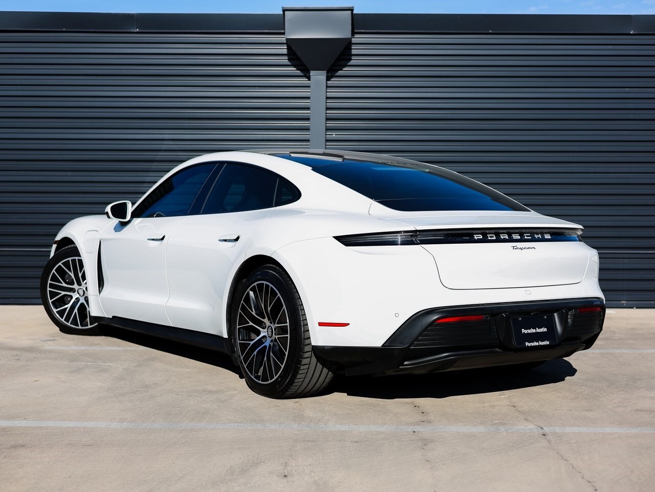 2021 Porsche Taycan Base photo 3