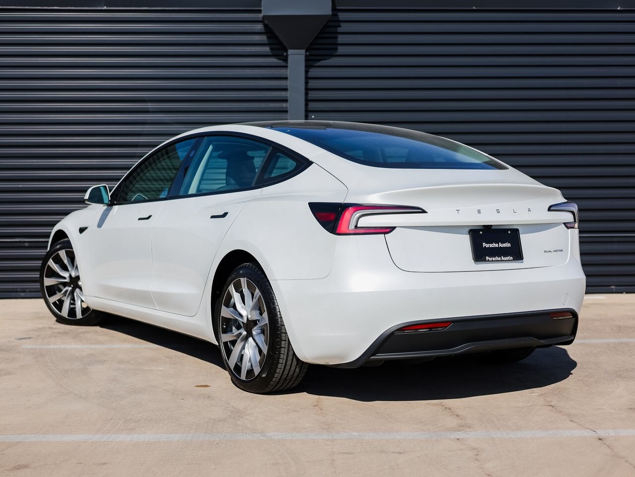 2025 Tesla Model 3 Long Range photo 3