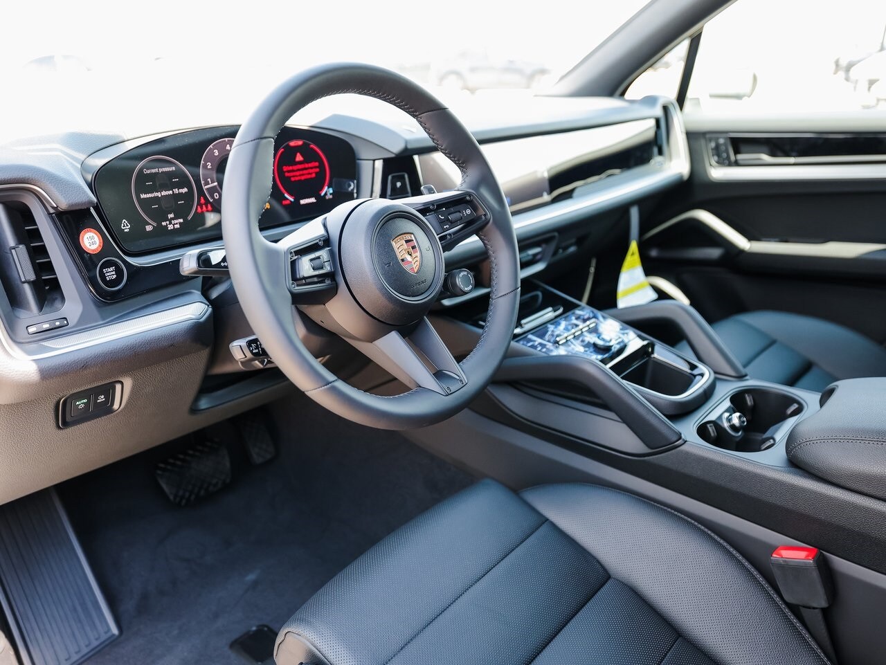 2025 Porsche Cayenne photo 4