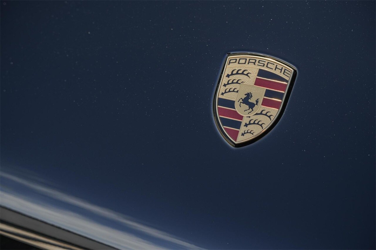 2025 Porsche Macan Base photo 4