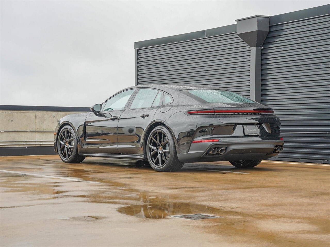 2025 Porsche Panamera E-Hybrid 4 photo 3