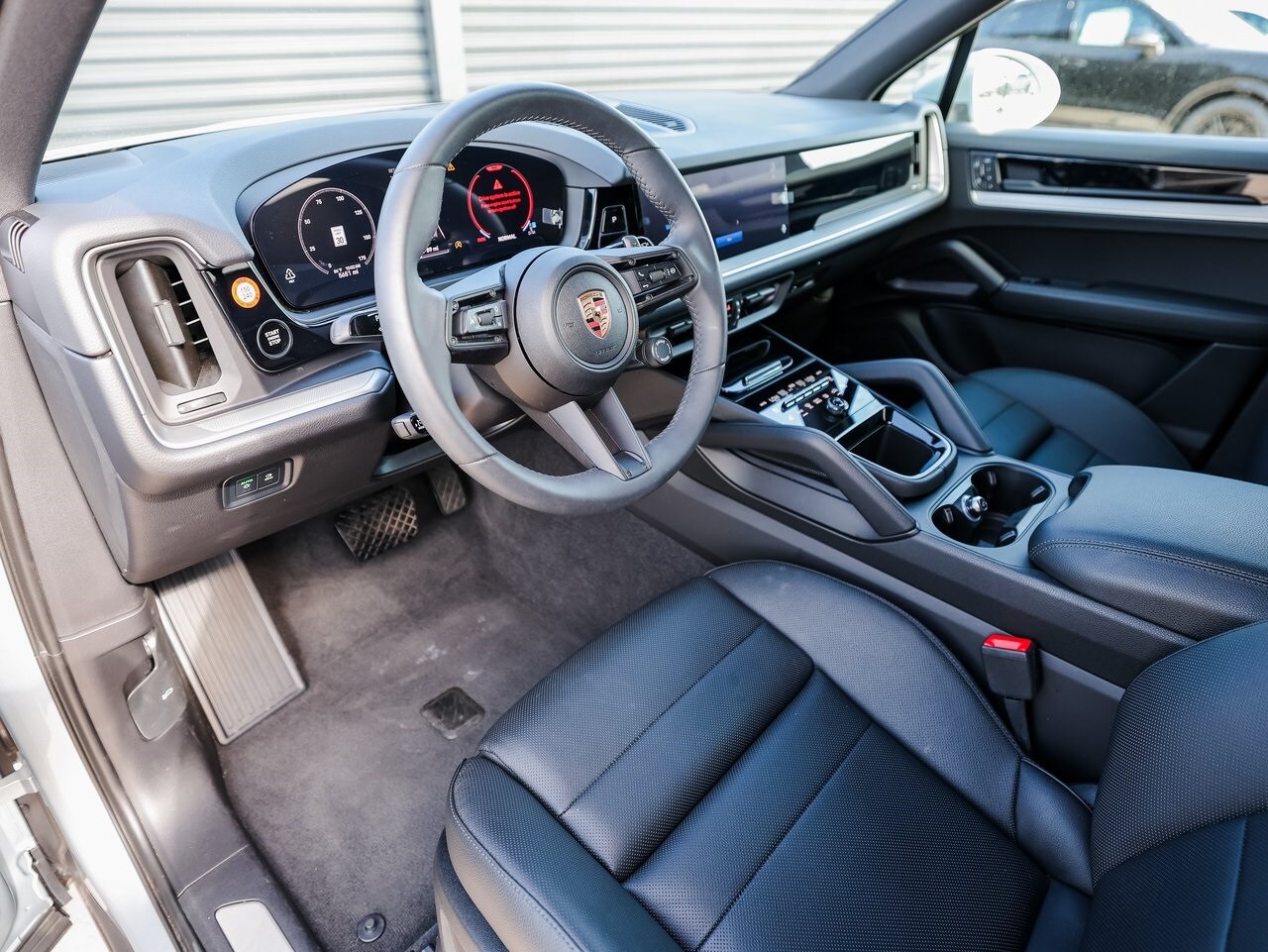 2025 Porsche Cayenne Base photo 3