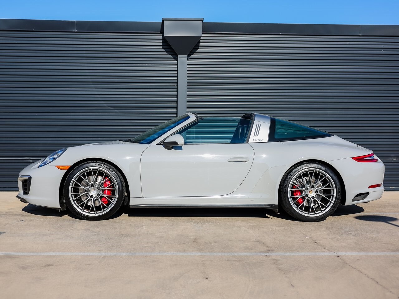 2019 Porsche 911 4S photo 2