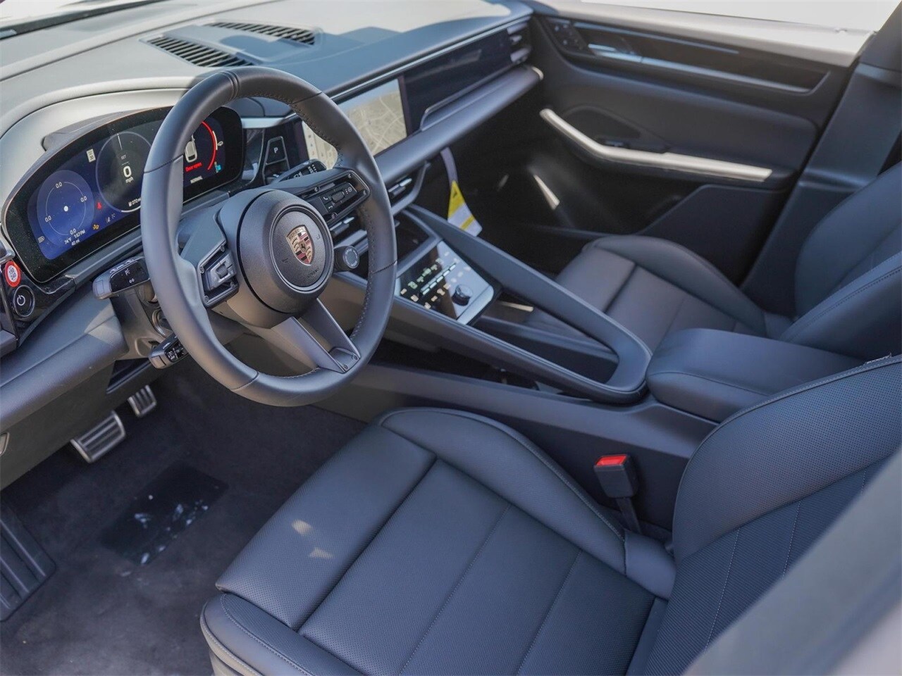 2025 Porsche Macan Electric photo 4