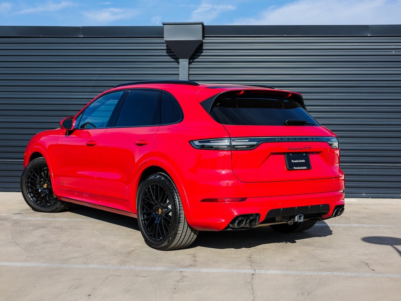 2022 Porsche Cayenne GTS photo 2