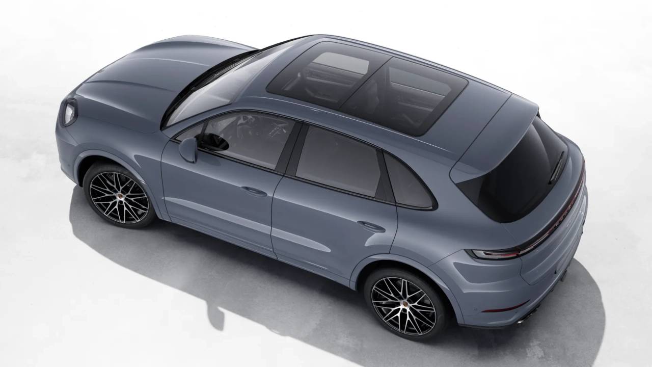 2026 Porsche Cayenne photo 3