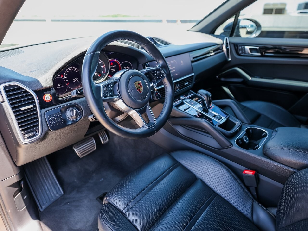 2022 Porsche Cayenne S photo 3