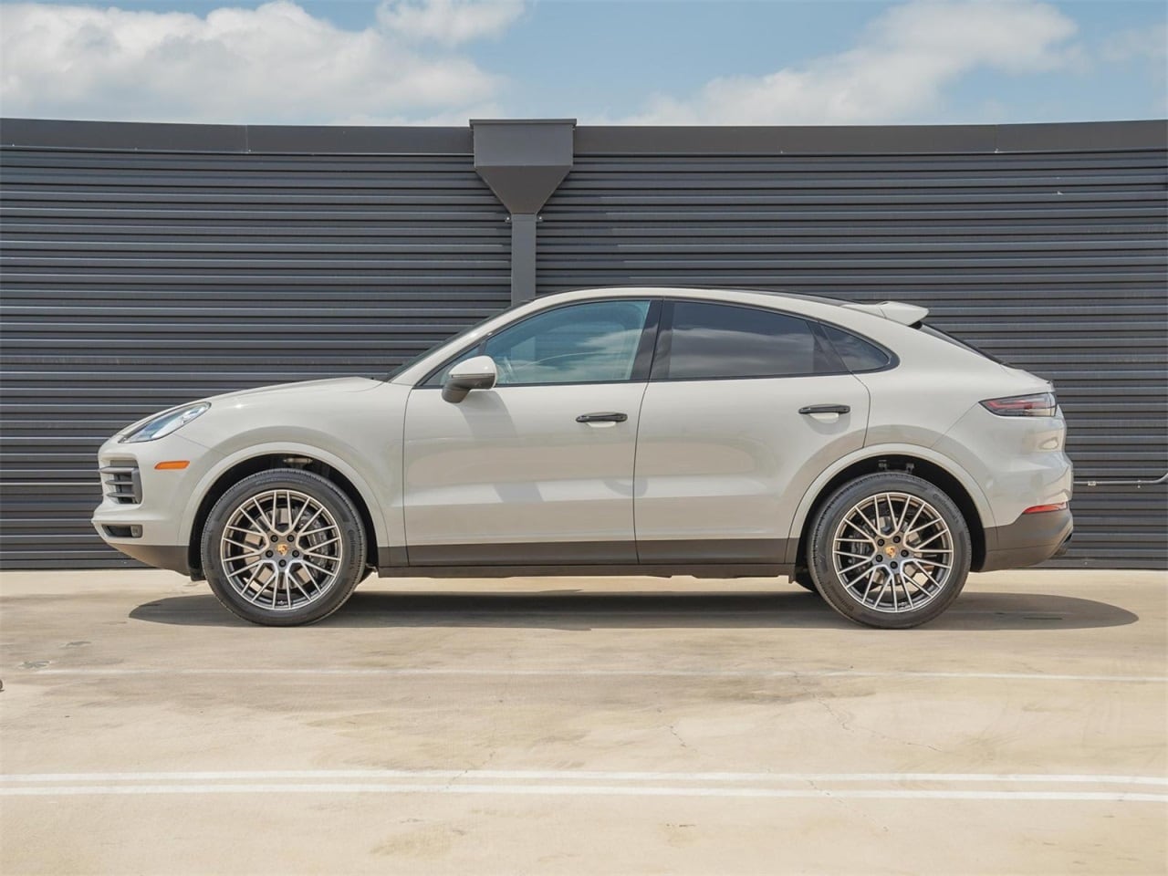 Certified 2022 Porsche Cayenne Coup Platinum Edition with VIN WP1BA2AYXNDA47329 for sale in Austin, TX