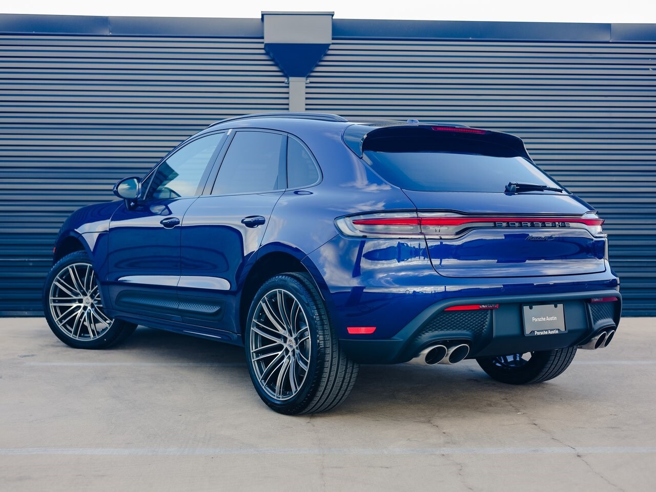 2026 Porsche Macan S photo 2